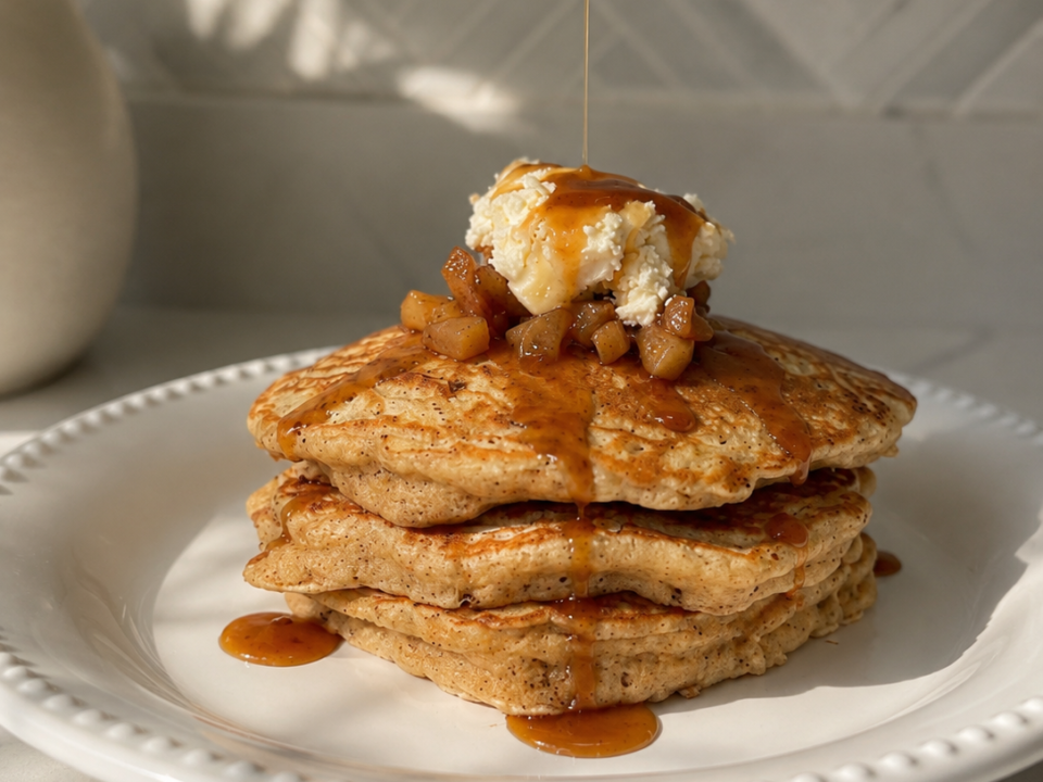 Apple Crumble Stuffed Pancakes